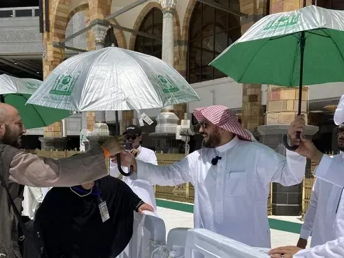 طواف الوداع.. 120 ألف مظلة تقي الحجاج من لهيب الشمس