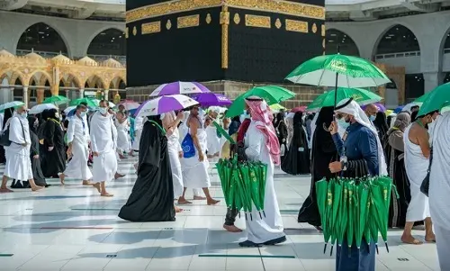 الصحة للحجاج: تصدوا لضربات الشمس بالمظلات وكثرة السوائل