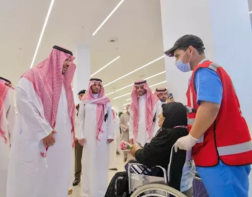 أمير الحدود الشمالية يحيي حجاج العراق في جديدة عرعر