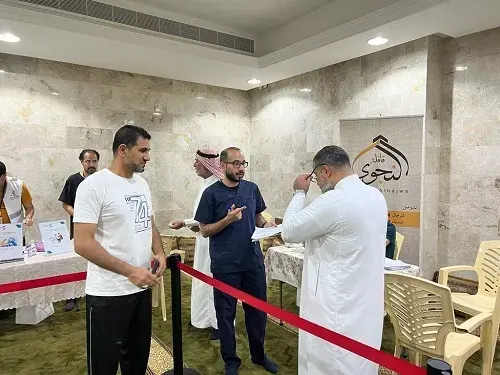مستشفى القطيف يواصل تحصين الحجاج