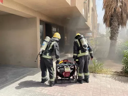 الخبر.. إنقاذ 4 أشخاص من حريق مبنى سكني