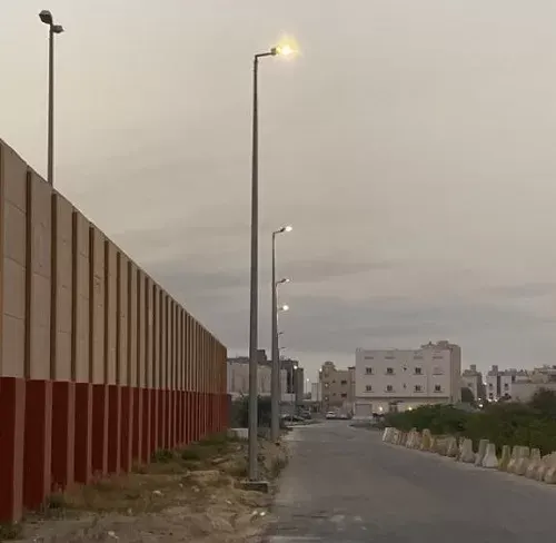 بـ 88 عموداً.. إنارة حي المشتل في القطيف