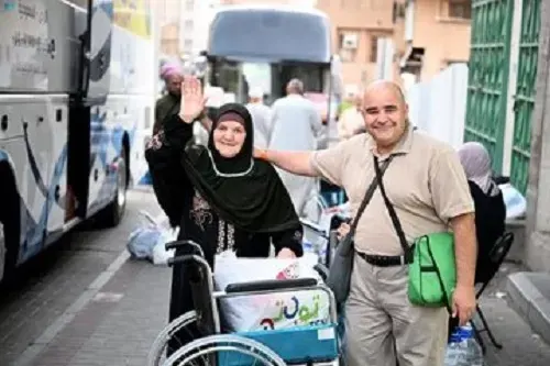 ضيوف الرحمن يبدأون مغادرة مكة بعد اتمامهم مناسك الحج