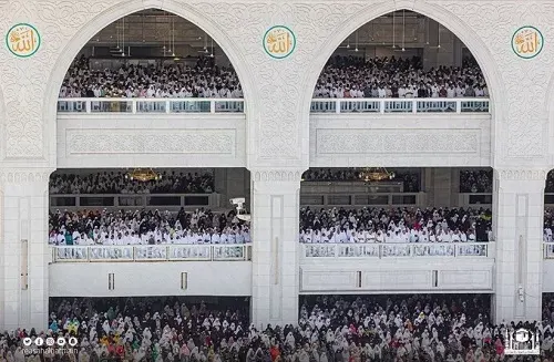 كل ساعة.. 107 آلاف طائف يؤدون “الوداع” داخل “الرواق السعودي”