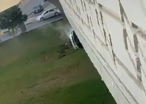 جازان.. إصابة سائق سقطت سيارته من جسر التوحيد