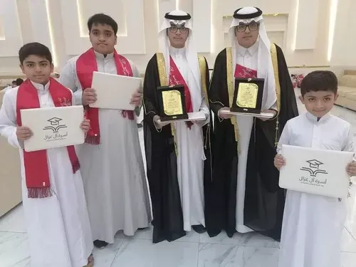 الأحساء.. أسرة الغزال تكرم 200 من طلابها المتفوقين
