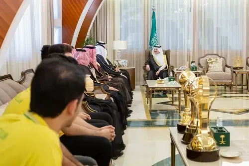 أمير الشرقية يشيد بإنجازات نادي الخليج