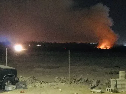 صفوى.. دخان حريق منطقة زراعية ينتقل الى وسط المدينة