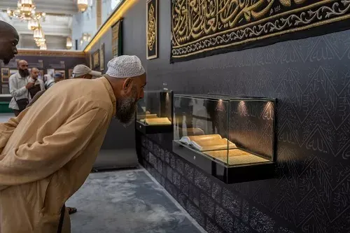 “حياكم” تُعرّف الزوار والحجاج بالتراث الإسلامي وتاريخ المملكة