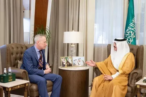 أمير الشرقية يستقبل السفير الأمريكي