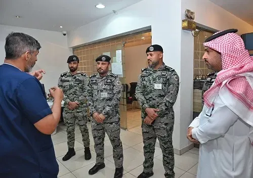 العميد المطيري يطلع على خدمات الهلال الأحمر