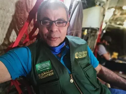 الزاهر يظهر من حضرموت متطوعاً في علاج قلوب اليمنيين