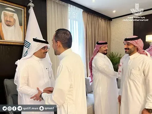 بلدية القطيف تعايد منسوبيها