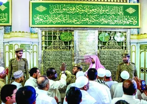 حظر زيارة الروضة الشريفة إلا بتصريح مسبق
