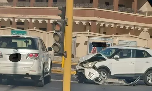 سيهات: تضرر سيارة في حادث اصطدام بأخرى.. ولا إصابات