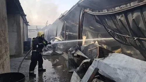 إخماد حريق مصنع في الرياض.. ولا إصابات