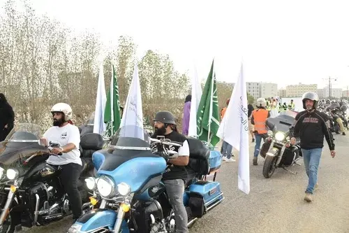 “القيادة بذوق” تجمع 20 فريق دراجات في مسيرة من الخبر إلى الدمام