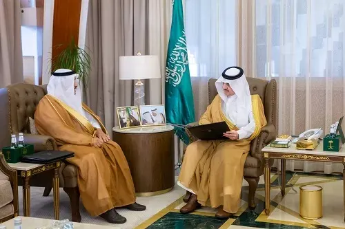 أمير الشرقية يطلع على تخصصات و برامج التدريب التقني