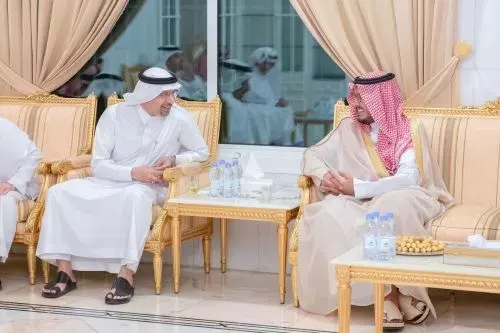 نائب أمير الشرقية يقدم التعازي لعائلة الفالح وعائلة الدخيل