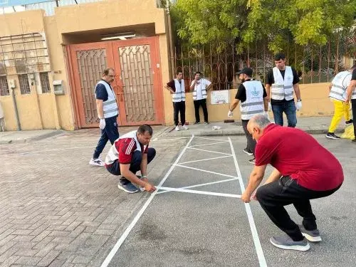 شباب القطيف يواصلون تحسين مشهد محيط المدارس “تطوّعاً”