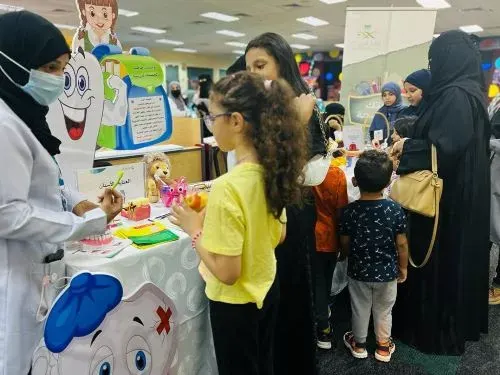 شبكة القطيف الصحية تطلق حملة “العودة للمدارس” ببرامج توعية