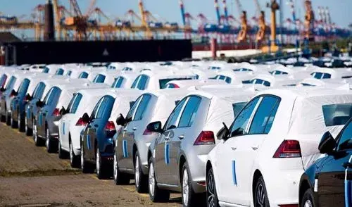 إعفاء ذوي الإعاقة والمبتعثين من الرسوم وضريبة استيراد السيارات