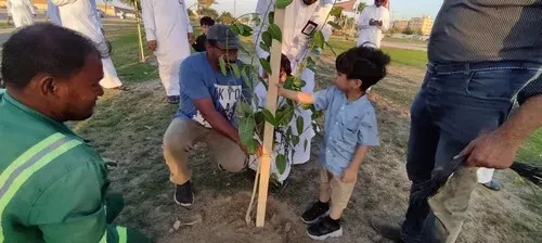 “عنك خضراء” بـ 500 شجرة في حدائقها
