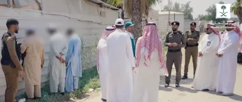 فيديو] مصنع أثاث مغشوش في القطيف يستخدم الإسفنج والخشب المستعمل