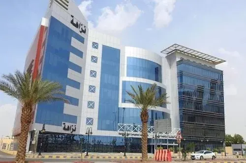 كاتب عدل أصدر صكوك أراضٍ باعها شقيقه بـ٦٥ مليون ريال