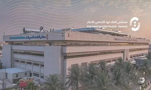 تخصصي الدمام يعيد الحركة لمريضة فقدت القدرة على المشي