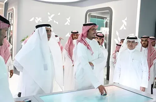 الأمير أحمد بن فهد يزور جناح أمانة الشرقية في “سيتي سكيب”