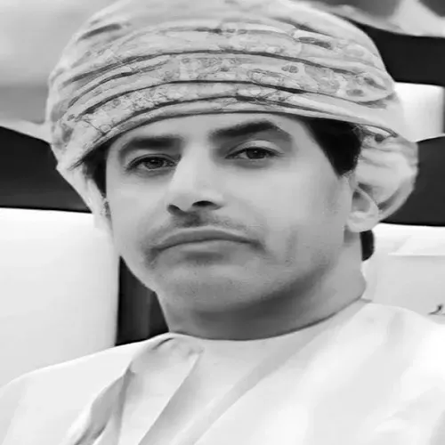 من العالم] القاهرة.. مقتل الدبلوماسي العماني هود العلوي في شقته