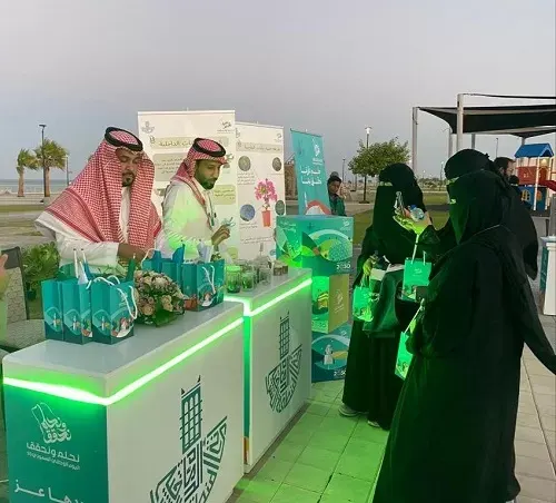 أمانة وتجمع الشرقية يشاركان في زراعة ونظافة كورنيش الدمام