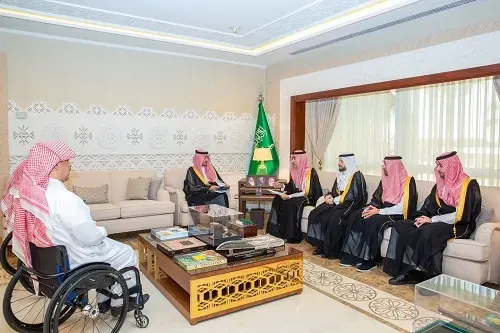 نائب أمير الشرقية يطلع على مشروع سيارات ذوي الإعاقة