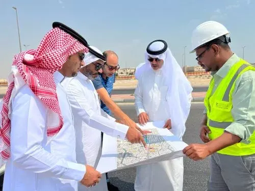 بلدية القطيف تبدأ تطوير شارع الملك عبد العزيز