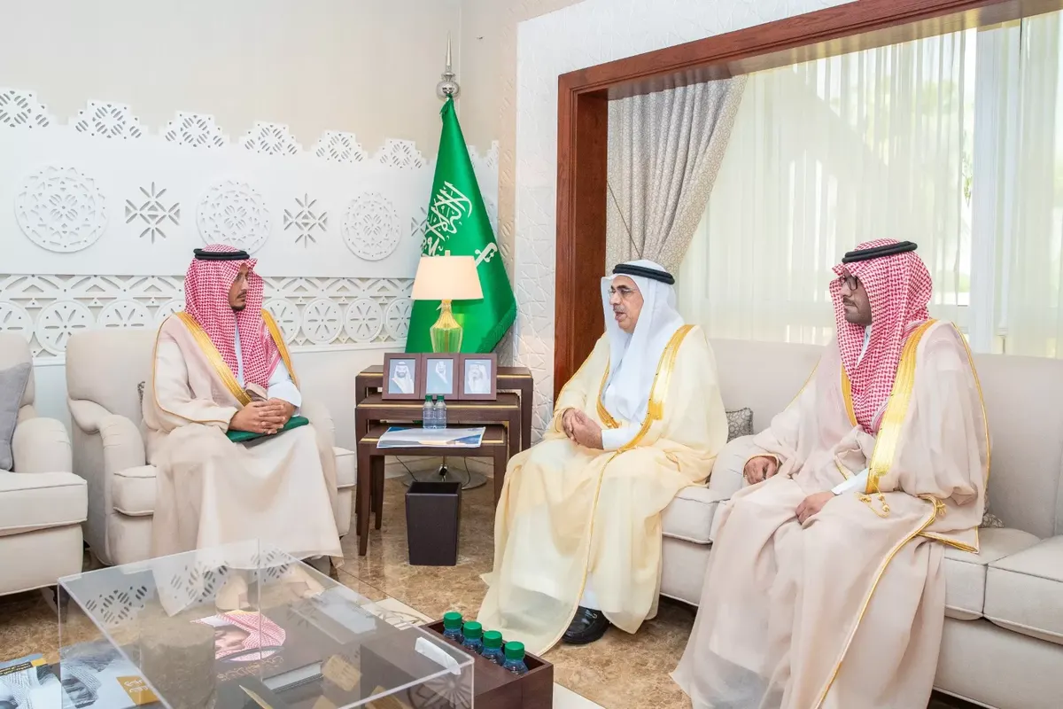 نائب أمير الشرقية يطلع على مشاريع “الأمانة”