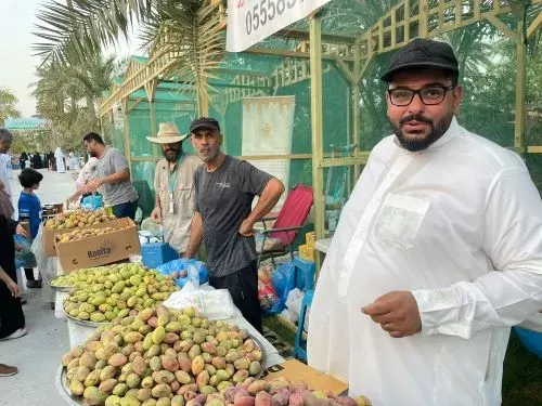 في الربيعية.. اللوز ألماني وإسكندري وعماني وسكري وجامبو.. باسم القطيف..!