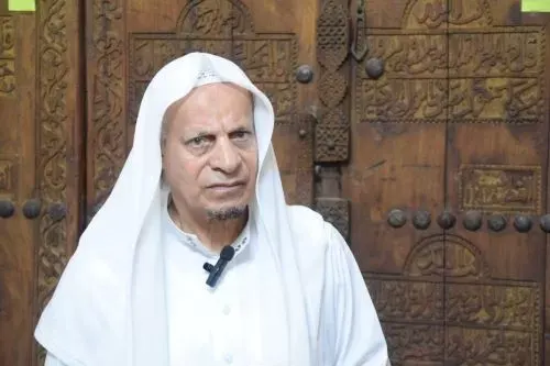 الأديب “أبو سيبويه” يغادر “البابطين” إلى نقاهة منزلية