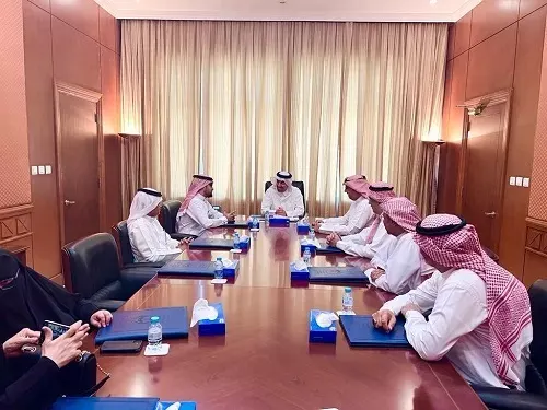 محافظ القطيف يطلع على خطط مجلس “بر سنابس” الجديد