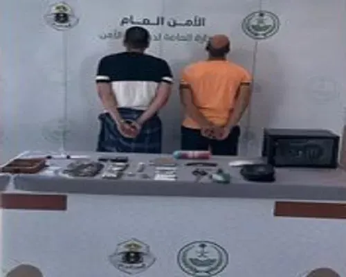 مصري وفلسطيني يروجان خلطة مخدرات في جدة