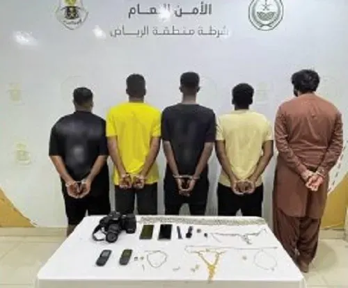 القبض على 4 حرامية منازل في الرياض