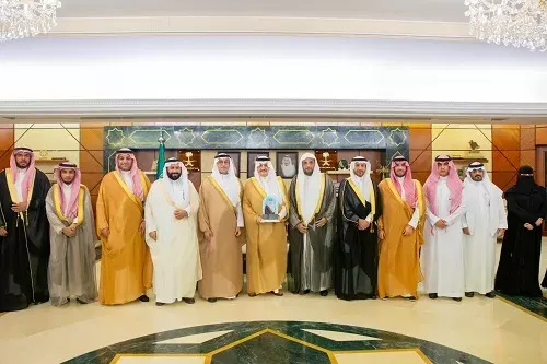 أمير الشرقية يستقبل أعضاء جمعية “أفلاذ”