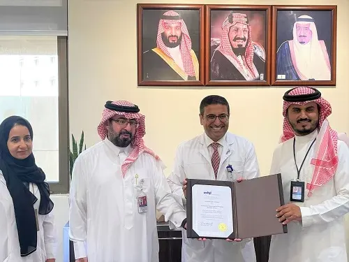 اعتماد “صيدلة جامعي الخبر” في الجمعية الأمريكية