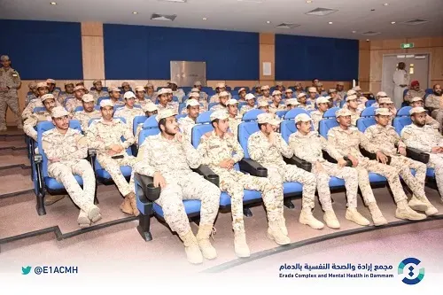 “إرادة” تحاضر القوات البرية عن أضرار المخدرات