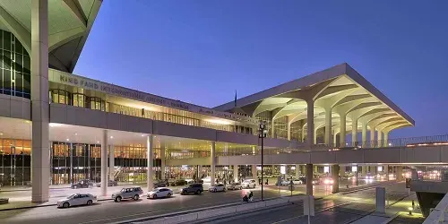 فئة ثانية.. مطار الملك فهد الأول في السفر الدولي