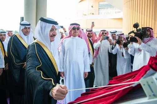 أمير الشرقية يطلع على مشاريع هيئة الجبيل ويدشن مشاريع ترفيهية