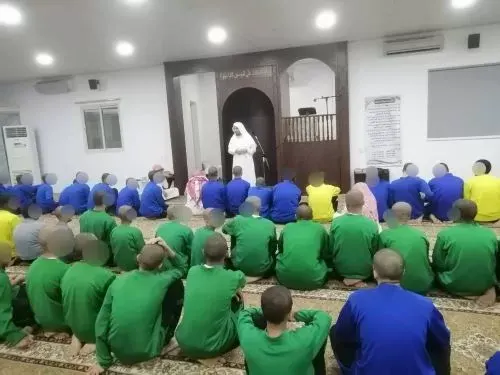 محاضرة دينية عن فضل الصلاة بـ “ملاحظة الدمام”