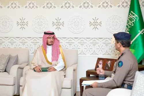 نائب أمير الشرقية يطلع على خطط مركز إدارة الأزمات