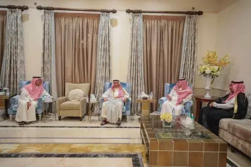 نائب أمير الشرقية يقدم التعازي لسمو محافظ حفر الباطن