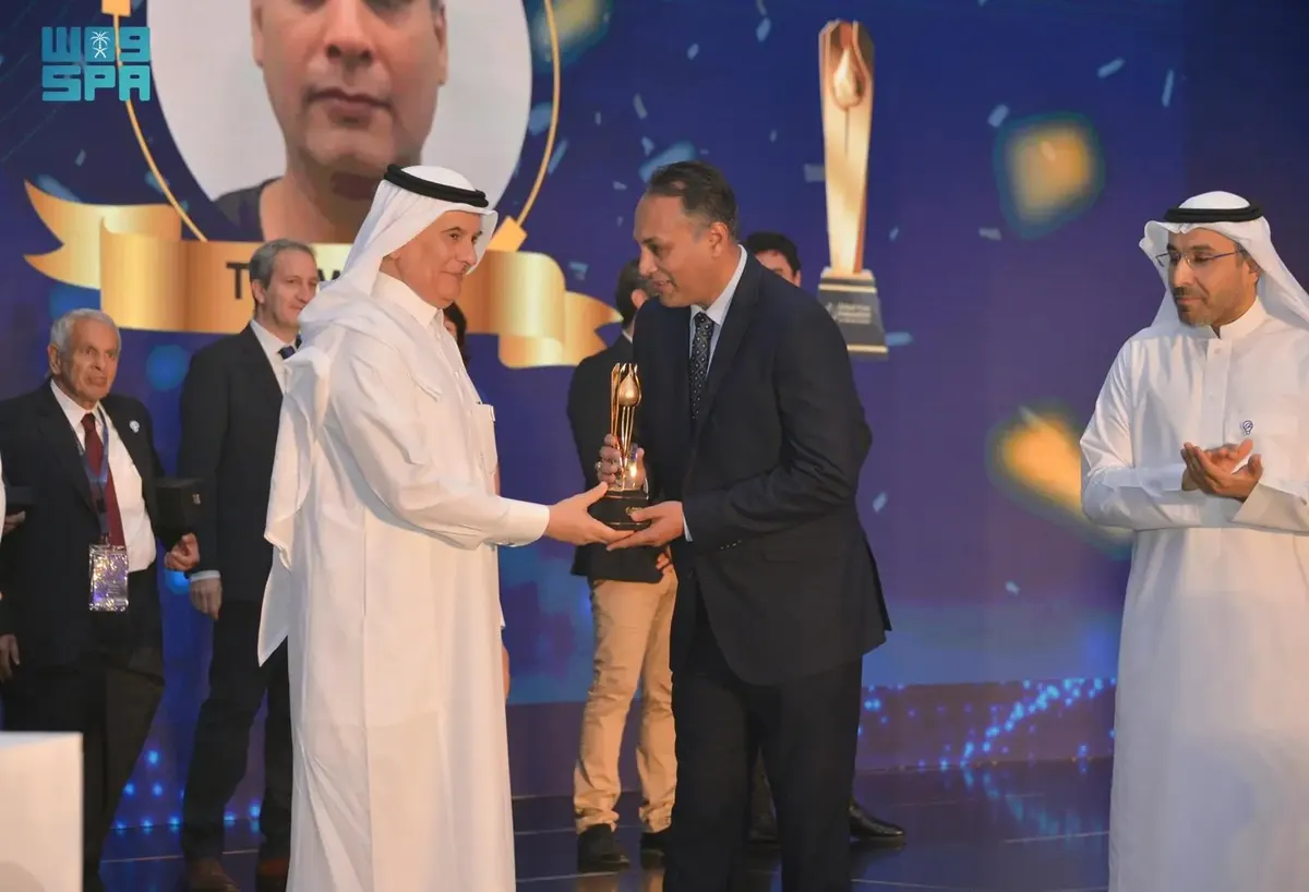 سيد شاه يخطف المركز الأول في الجائزة العالمية لتحلية المياه